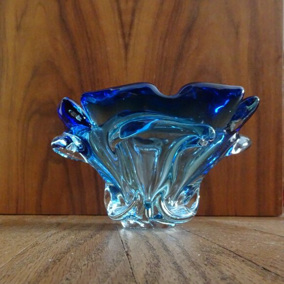 Vintage Blue Blown Glass Dish Ashtray - Picture 10 of 13